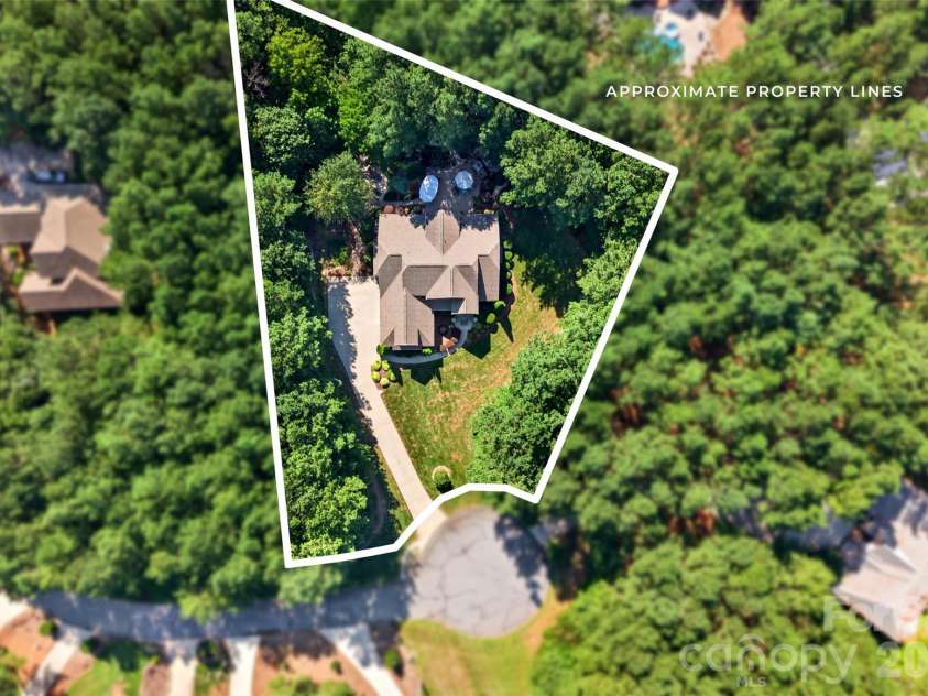 6653 Goose Point Drive, Denver, NC 28037.  MLS# CAR4421155, YatesRealty ID 48509. Approximate lot lines
