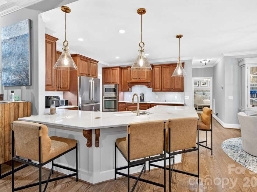 6653 Goose Point Drive, Denver, NC 28037.  MLS# CAR4421155, YatesRealty ID 48509. Custom kitchen