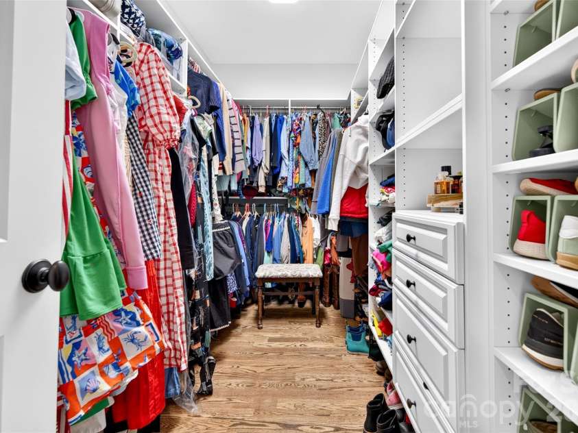 6653 Goose Point Drive, Denver, NC 28037.  MLS# CAR4421155, YatesRealty ID 48509. Deep walk in closet