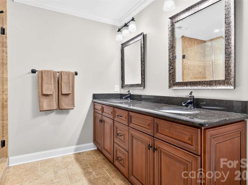 6653 Goose Point Drive, Denver, NC 28037.  MLS# CAR4421155, YatesRealty ID 48509. Full bath