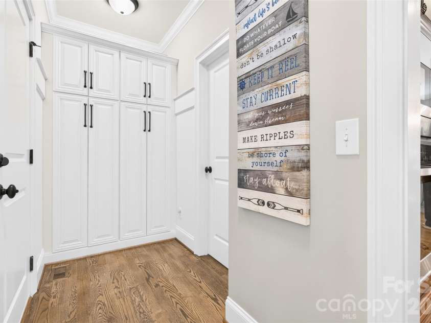 6653 Goose Point Drive, Denver, NC 28037.  MLS# CAR4421155, YatesRealty ID 48509. Pantry and storage