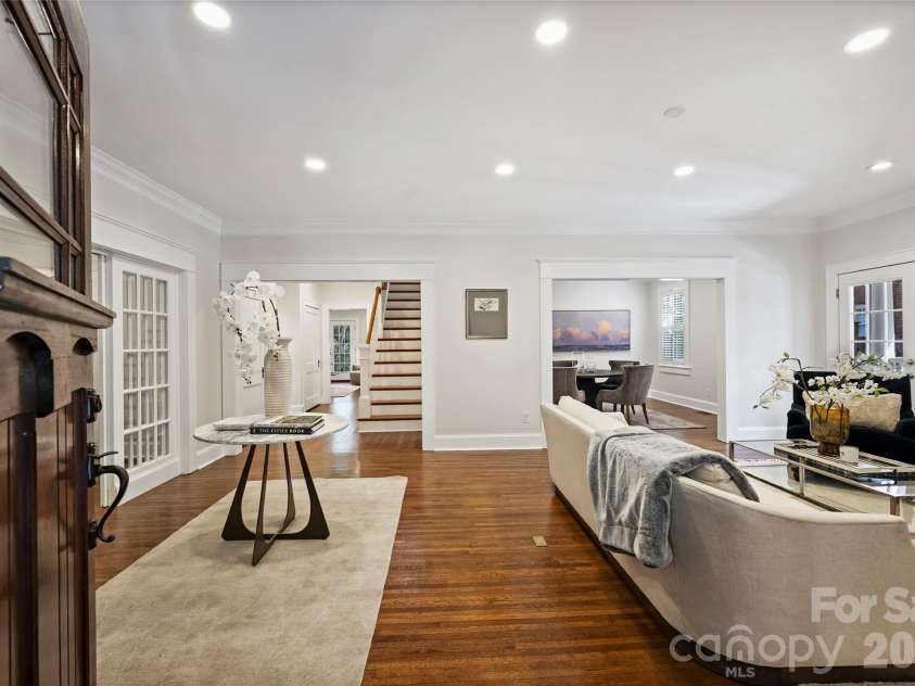 2126 Dilworth Road, Charlotte, NC 28203.  MLS# CAR4313251, YatesRealty ID 4851. 