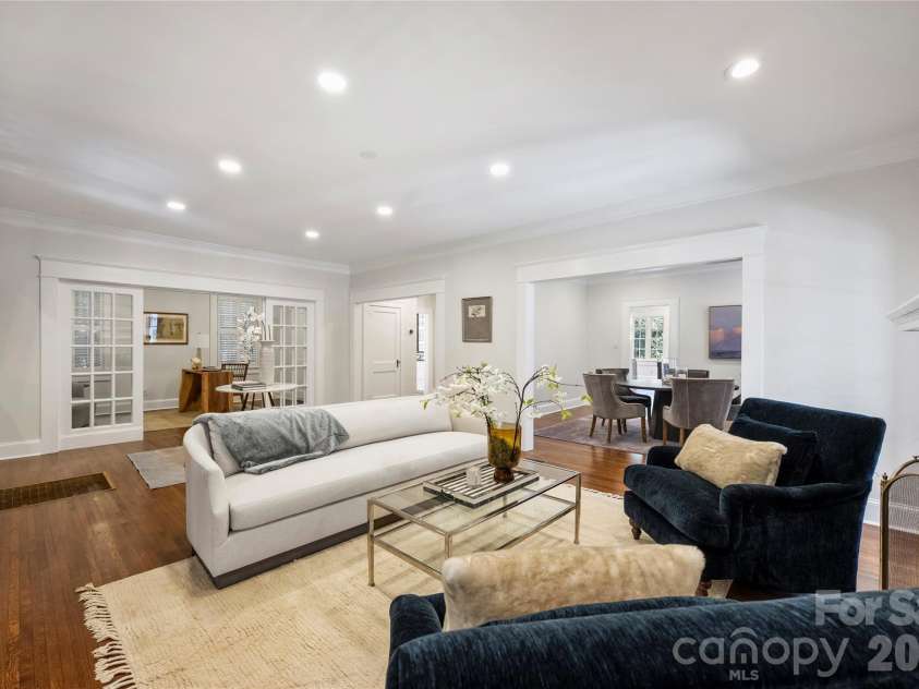 2126 Dilworth Road, Charlotte, NC 28203.  MLS# CAR4313251, YatesRealty ID 4851. 