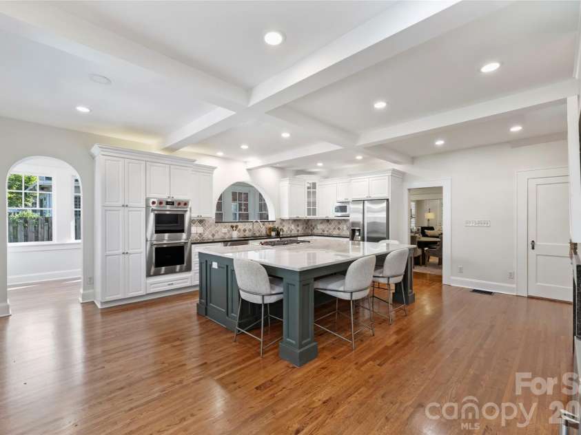 2126 Dilworth Road, Charlotte, NC 28203.  MLS# CAR4313251, YatesRealty ID 4851. 