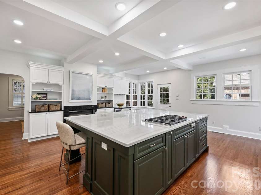 2126 Dilworth Road, Charlotte, NC 28203.  MLS# CAR4313251, YatesRealty ID 4851. 