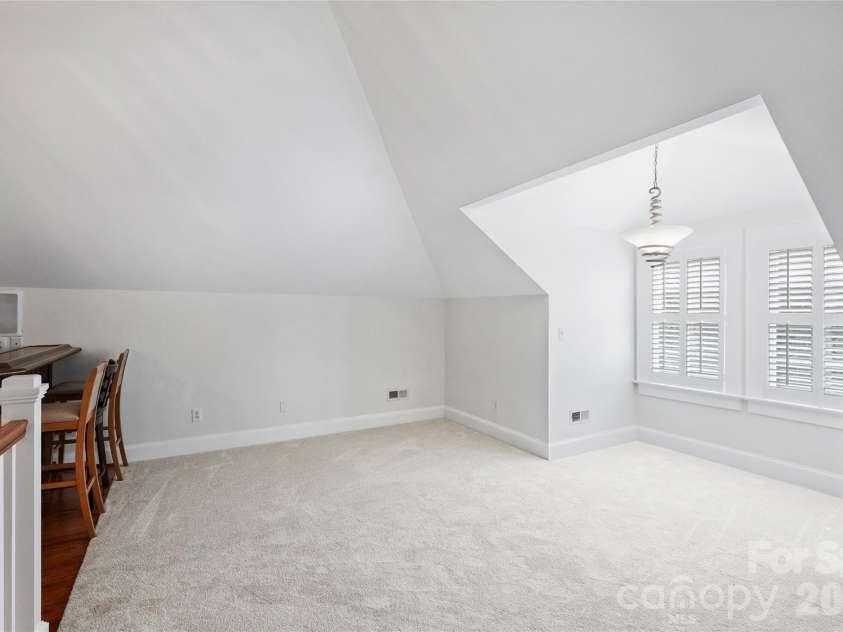 2126 Dilworth Road, Charlotte, NC 28203.  MLS# CAR4313251, YatesRealty ID 4851. 