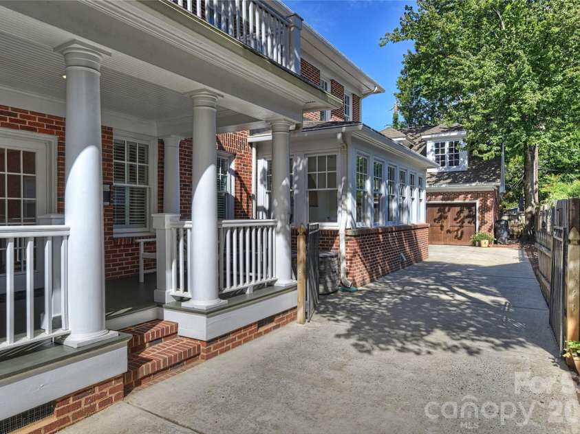 2126 Dilworth Road, Charlotte, NC 28203.  MLS# CAR4313251, YatesRealty ID 4851. 