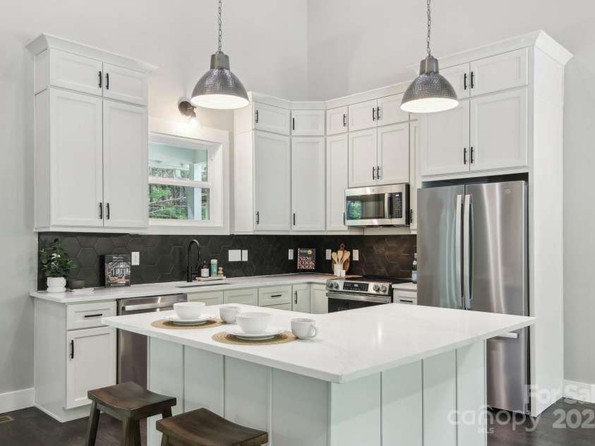 593 Twinbrook Lane, Maggie Valley, NC 28751.  MLS# CAR4200586, YatesRealty ID 4851. 