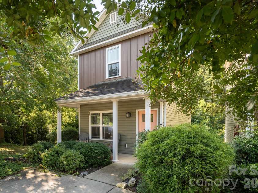 2 Mill Creek Loop, Asheville, NC 28806.  MLS# CAR4420217, YatesRealty ID 48511. 