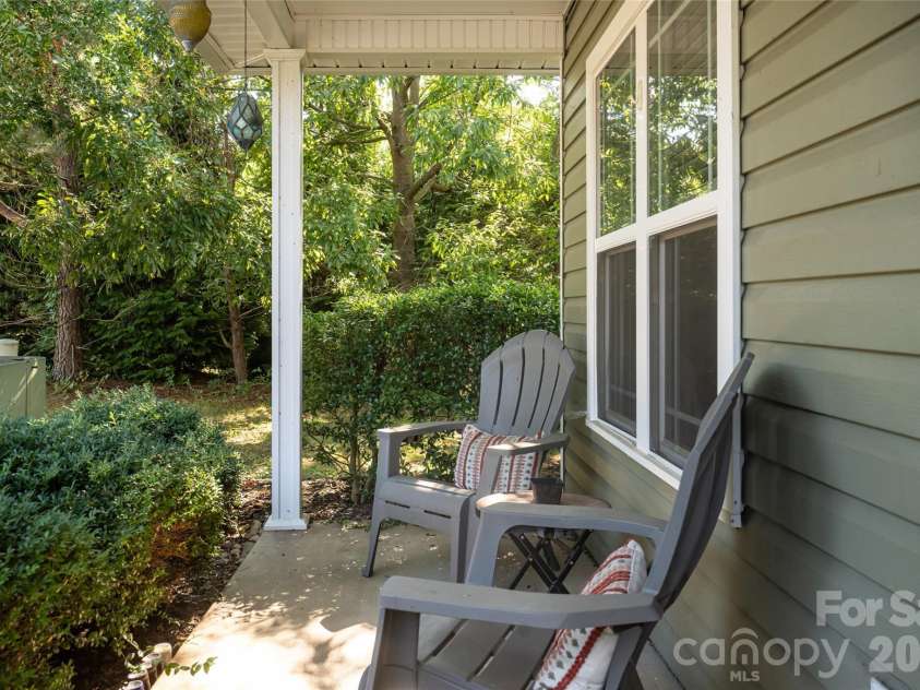 2 Mill Creek Loop, Asheville, NC 28806.  MLS# CAR4420217, YatesRealty ID 48511. 
