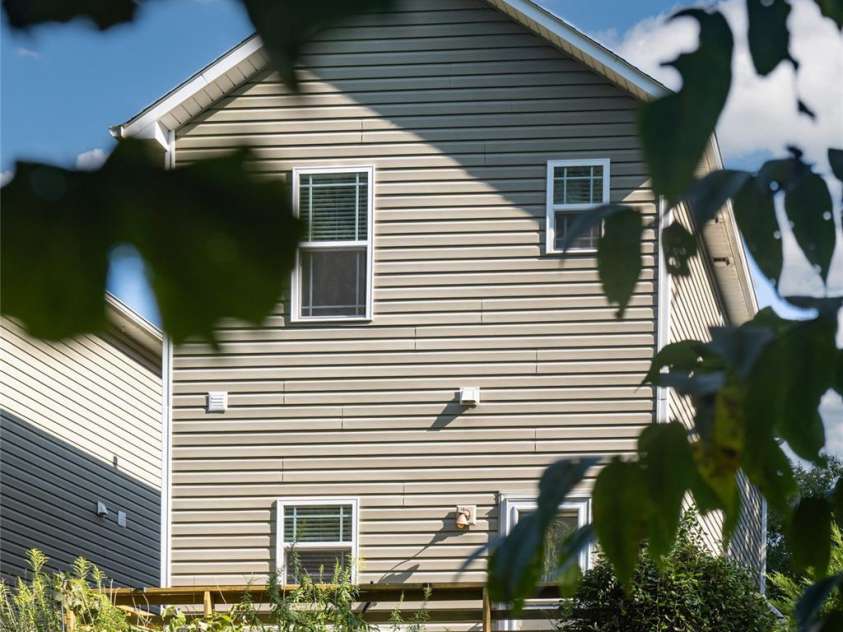 2 Mill Creek Loop, Asheville, NC 28806.  MLS# CAR4420217, YatesRealty ID 48511. 