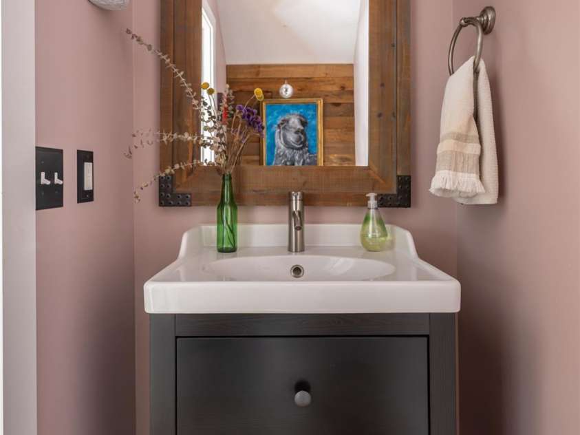 2 Mill Creek Loop, Asheville, NC 28806.  MLS# CAR4420217, YatesRealty ID 48511. Half bath