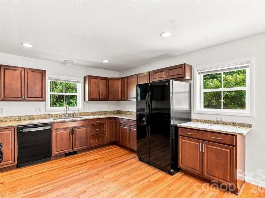 2 Elkmont Place, Asheville, NC 28804.  MLS# CAR4417768, YatesRealty ID 48512. Open kitchen