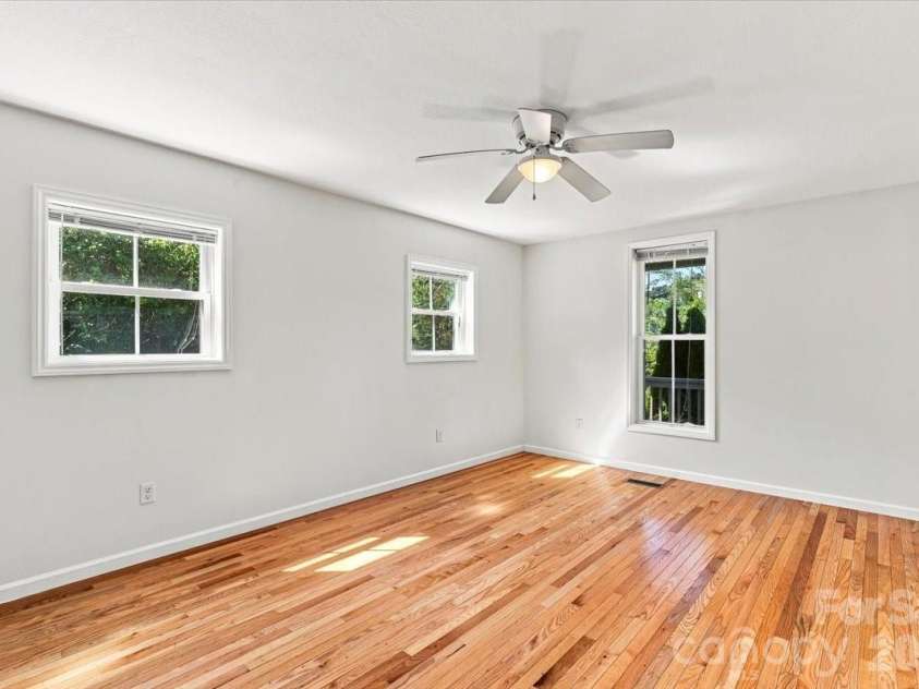 2 Elkmont Place, Asheville, NC 28804.  MLS# CAR4417768, YatesRealty ID 48512. Primary bedroom