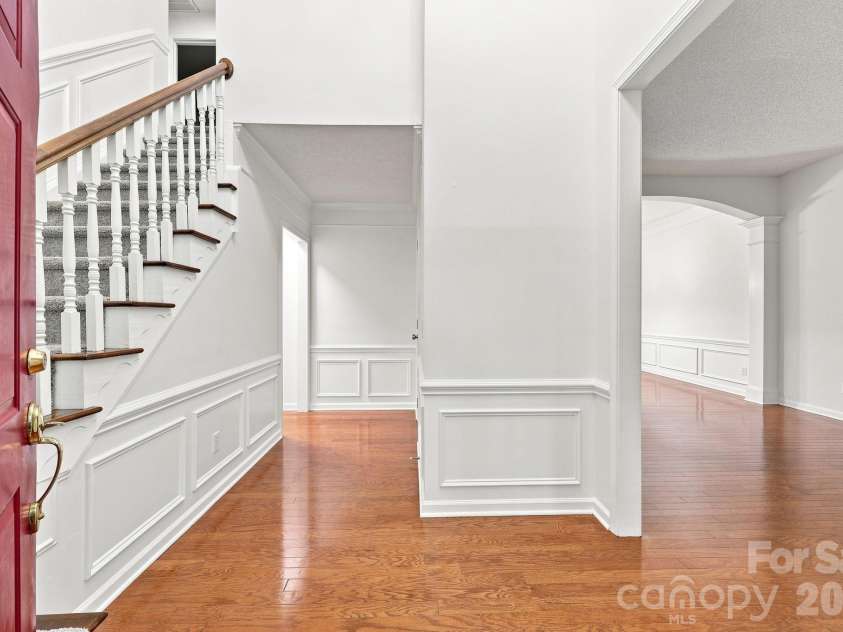 6004 Elm Cove Lane, Charlotte, NC 28269.  MLS# CAR4411201, YatesRealty ID 48515. 