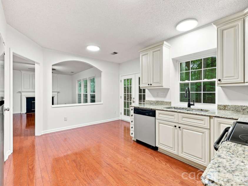 6004 Elm Cove Lane, Charlotte, NC 28269.  MLS# CAR4411201, YatesRealty ID 48515. 