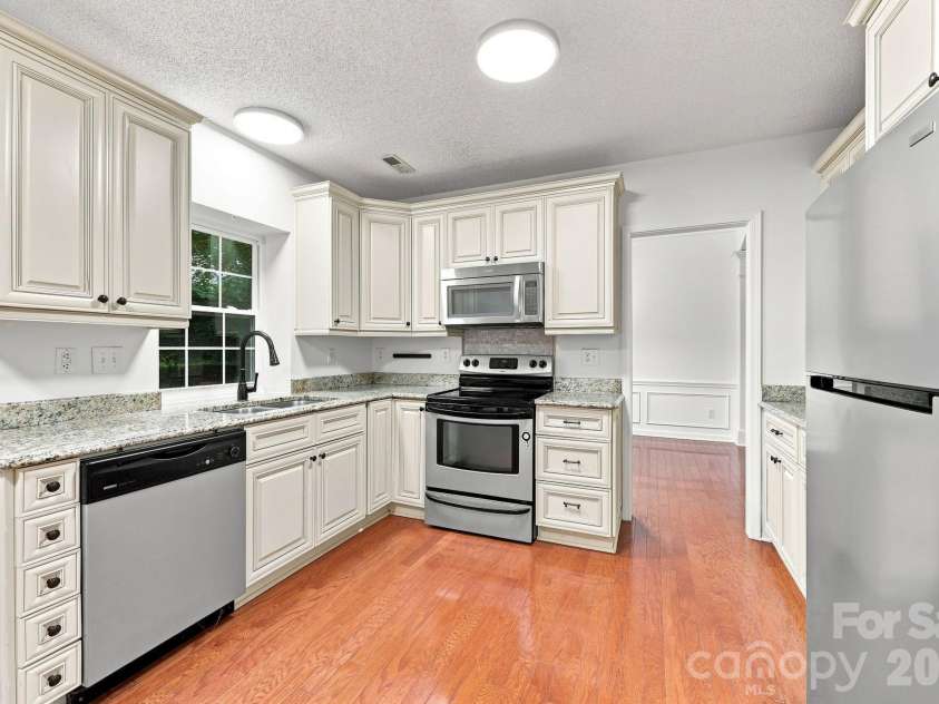 6004 Elm Cove Lane, Charlotte, NC 28269.  MLS# CAR4411201, YatesRealty ID 48515. 