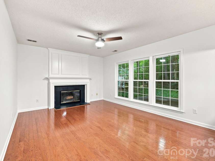 6004 Elm Cove Lane, Charlotte, NC 28269.  MLS# CAR4411201, YatesRealty ID 48515. 