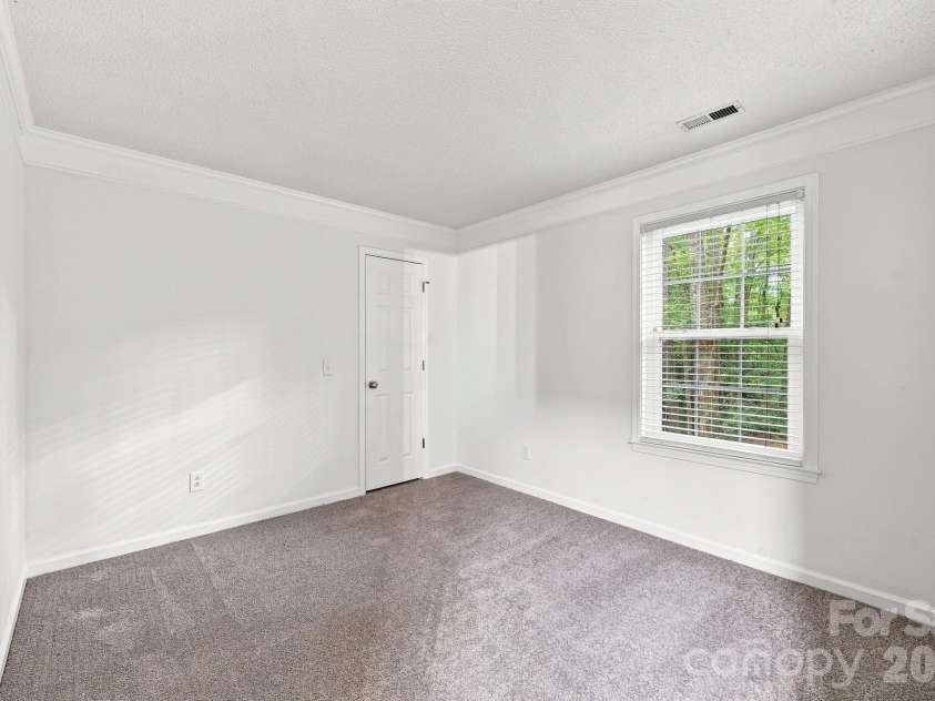 6004 Elm Cove Lane, Charlotte, NC 28269.  MLS# CAR4411201, YatesRealty ID 48515. 