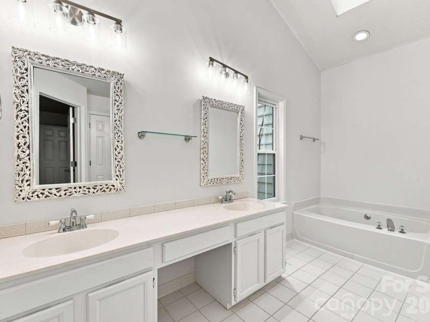 6004 Elm Cove Lane, Charlotte, NC 28269.  MLS# CAR4411201, YatesRealty ID 48515. 