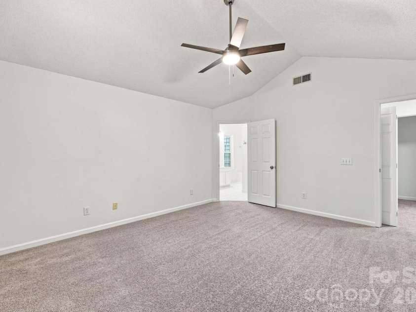 6004 Elm Cove Lane, Charlotte, NC 28269.  MLS# CAR4411201, YatesRealty ID 48515. 