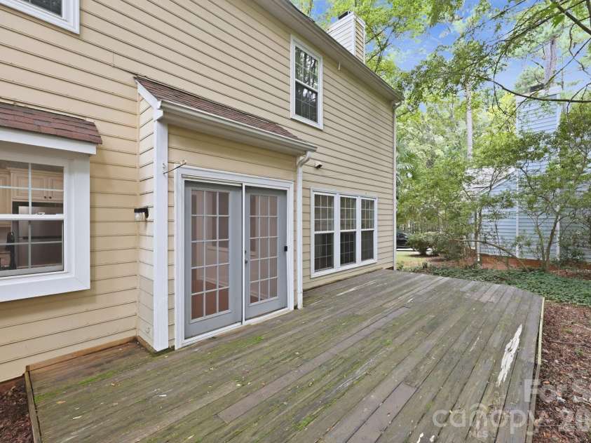 6004 Elm Cove Lane, Charlotte, NC 28269.  MLS# CAR4411201, YatesRealty ID 48515. 
