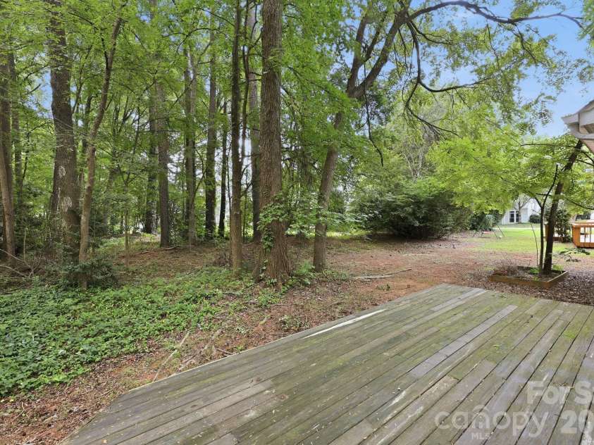 6004 Elm Cove Lane, Charlotte, NC 28269.  MLS# CAR4411201, YatesRealty ID 48515. 