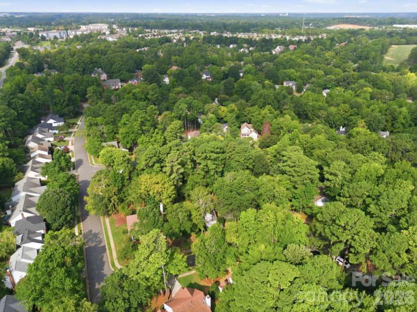 6004 Elm Cove Lane, Charlotte, NC 28269.  MLS# CAR4411201, YatesRealty ID 48515. 