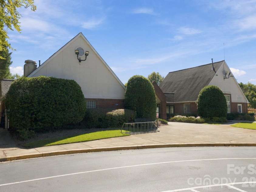 6004 Elm Cove Lane, Charlotte, NC 28269.  MLS# CAR4411201, YatesRealty ID 48515. 