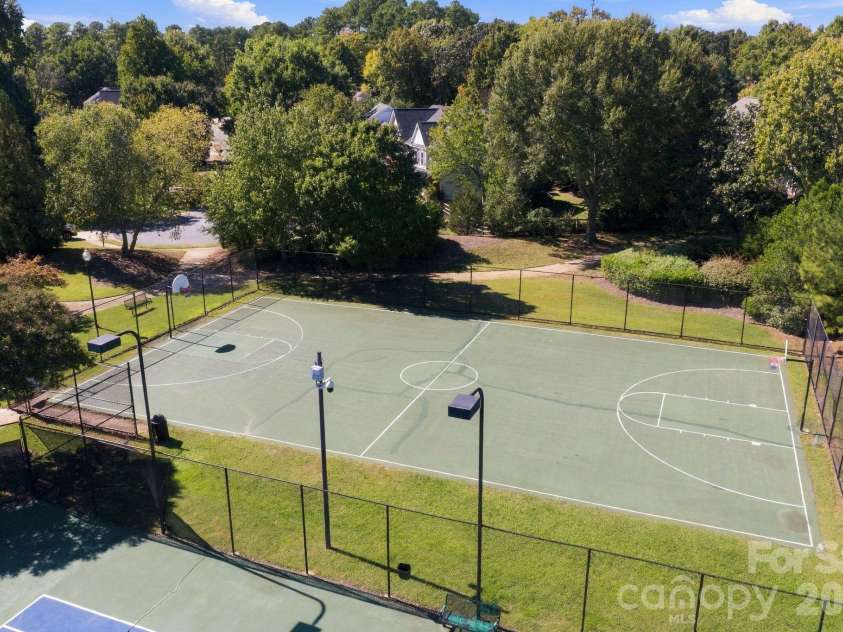 6004 Elm Cove Lane, Charlotte, NC 28269.  MLS# CAR4411201, YatesRealty ID 48515. 