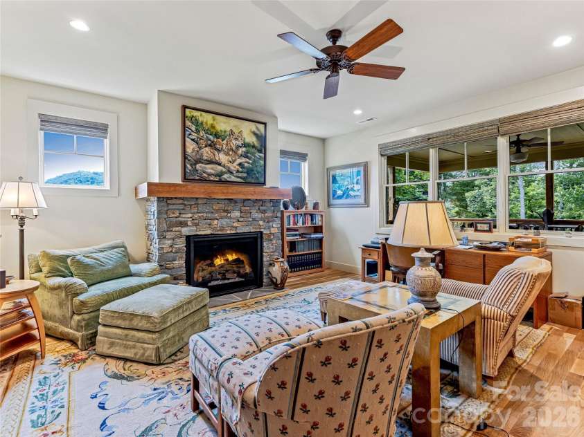 37 Ashe Park Circle, Asheville, NC 28806.  MLS# CAR4420096, YatesRealty ID 48516. 