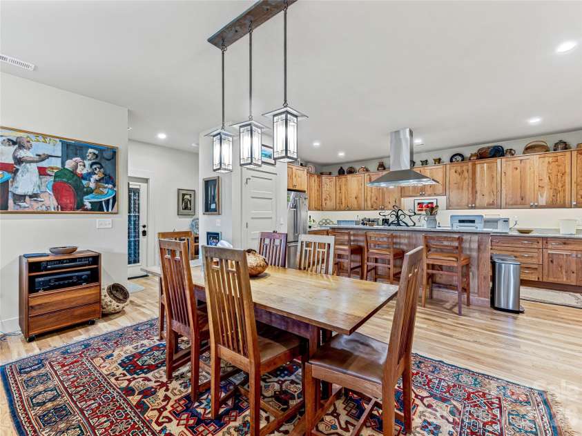 37 Ashe Park Circle, Asheville, NC 28806.  MLS# CAR4420096, YatesRealty ID 48516. 