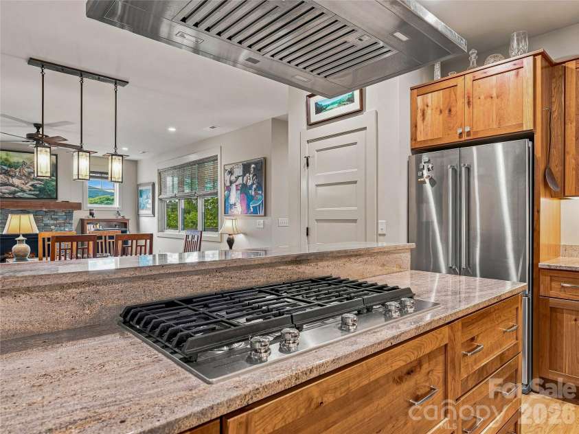 37 Ashe Park Circle, Asheville, NC 28806.  MLS# CAR4420096, YatesRealty ID 48516. 