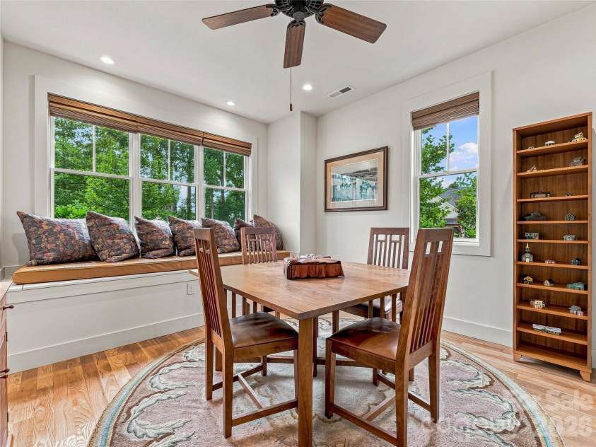 37 Ashe Park Circle, Asheville, NC 28806.  MLS# CAR4420096, YatesRealty ID 48516. 