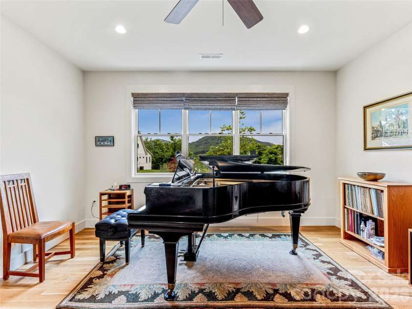 37 Ashe Park Circle, Asheville, NC 28806.  MLS# CAR4420096, YatesRealty ID 48516. 