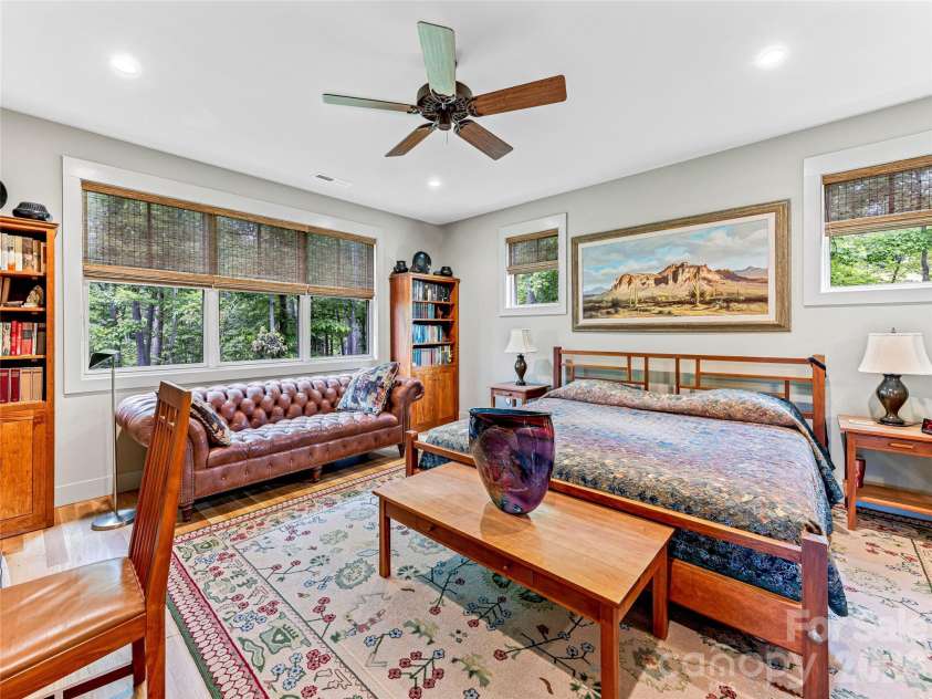 37 Ashe Park Circle, Asheville, NC 28806.  MLS# CAR4420096, YatesRealty ID 48516. 