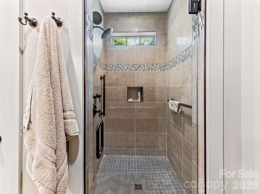 37 Ashe Park Circle, Asheville, NC 28806.  MLS# CAR4420096, YatesRealty ID 48516. 