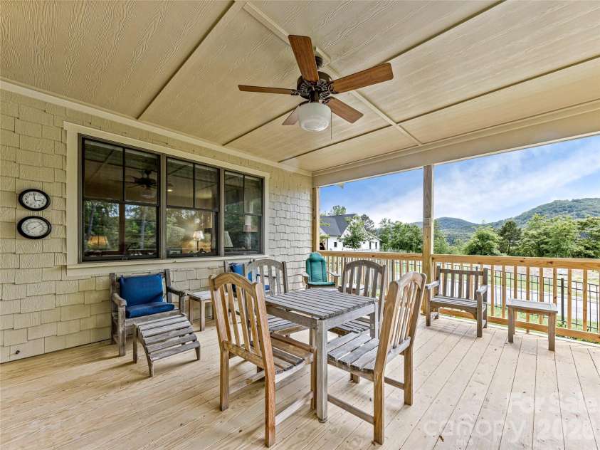 37 Ashe Park Circle, Asheville, NC 28806.  MLS# CAR4420096, YatesRealty ID 48516. 