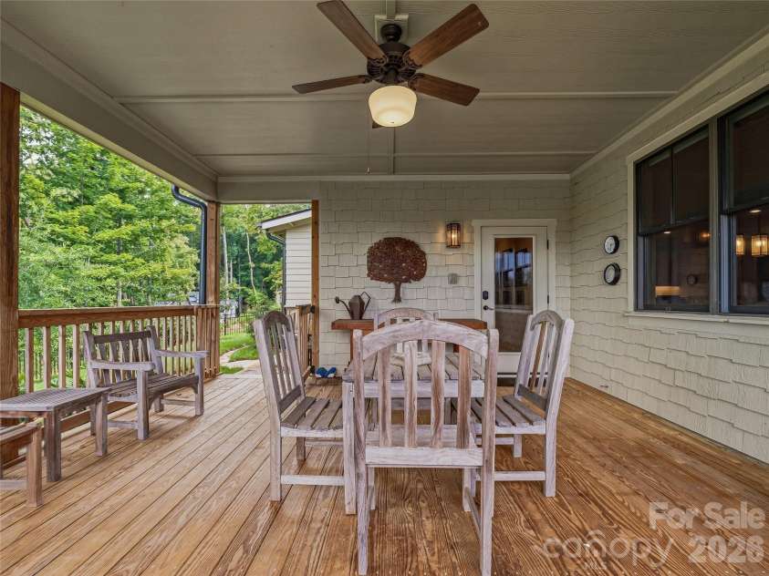 37 Ashe Park Circle, Asheville, NC 28806.  MLS# CAR4420096, YatesRealty ID 48516. 