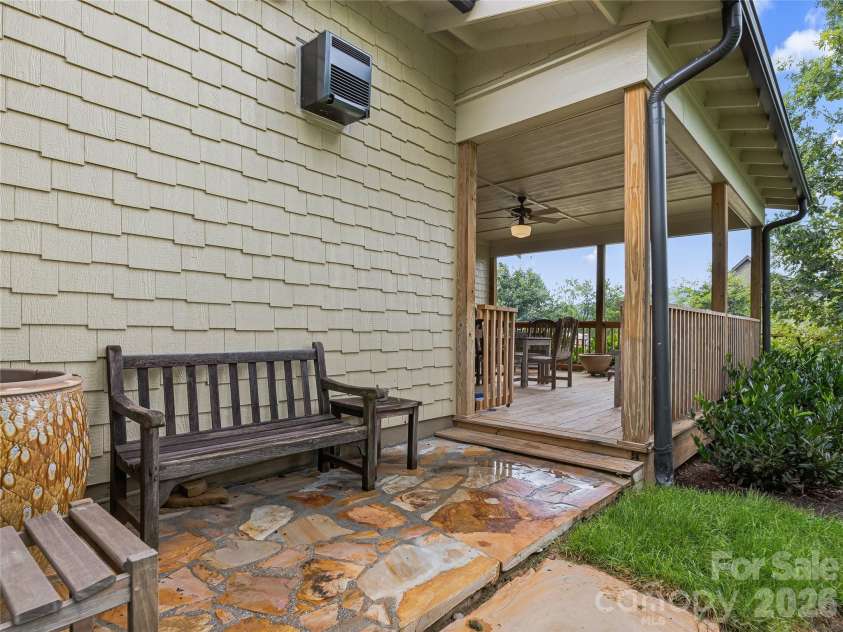 37 Ashe Park Circle, Asheville, NC 28806.  MLS# CAR4420096, YatesRealty ID 48516. 