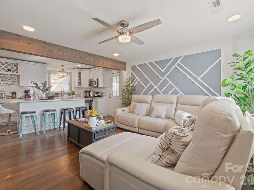 1411 Dean Street, Charlotte, NC 28216.  MLS# CAR4420724, YatesRealty ID 48517. 