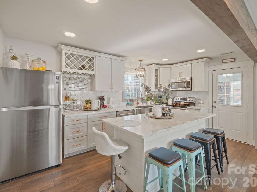 1411 Dean Street, Charlotte, NC 28216.  MLS# CAR4420724, YatesRealty ID 48517. 