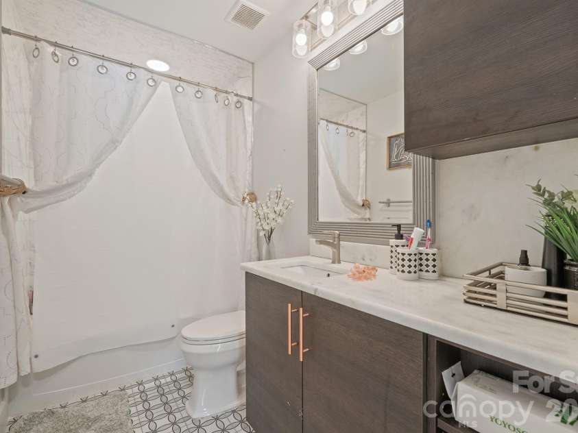 1411 Dean Street, Charlotte, NC 28216.  MLS# CAR4420724, YatesRealty ID 48517. 