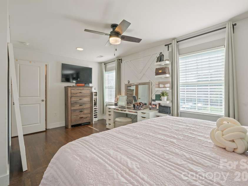 1411 Dean Street, Charlotte, NC 28216.  MLS# CAR4420724, YatesRealty ID 48517. 
