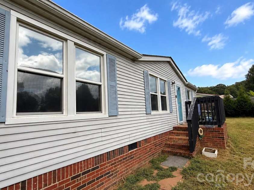 1868 Ellick Drive, Newton, NC 28658.  MLS# CAR4420428, YatesRealty ID 48519. 