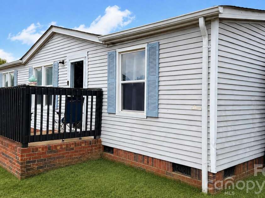 1868 Ellick Drive, Newton, NC 28658.  MLS# CAR4420428, YatesRealty ID 48519. 