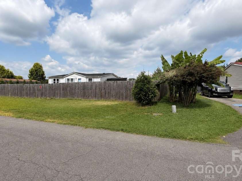 1868 Ellick Drive, Newton, NC 28658.  MLS# CAR4420428, YatesRealty ID 48519. 