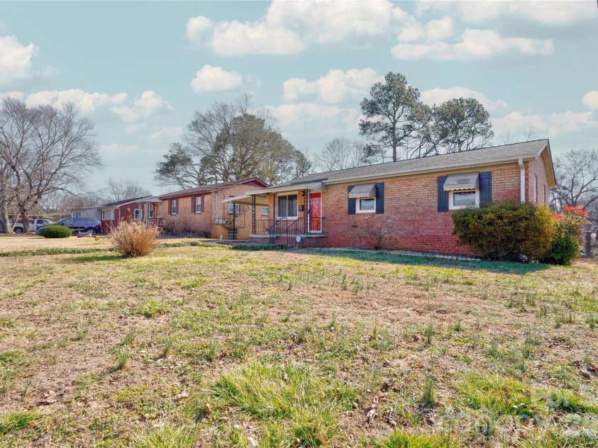 311 Best Street, Shelby, NC 28150.  MLS# CAR4344466, YatesRealty ID 4852. 