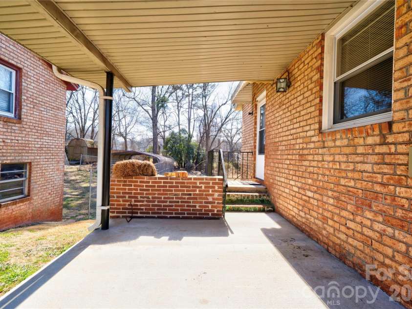 311 Best Street, Shelby, NC 28150.  MLS# CAR4344466, YatesRealty ID 4852. 