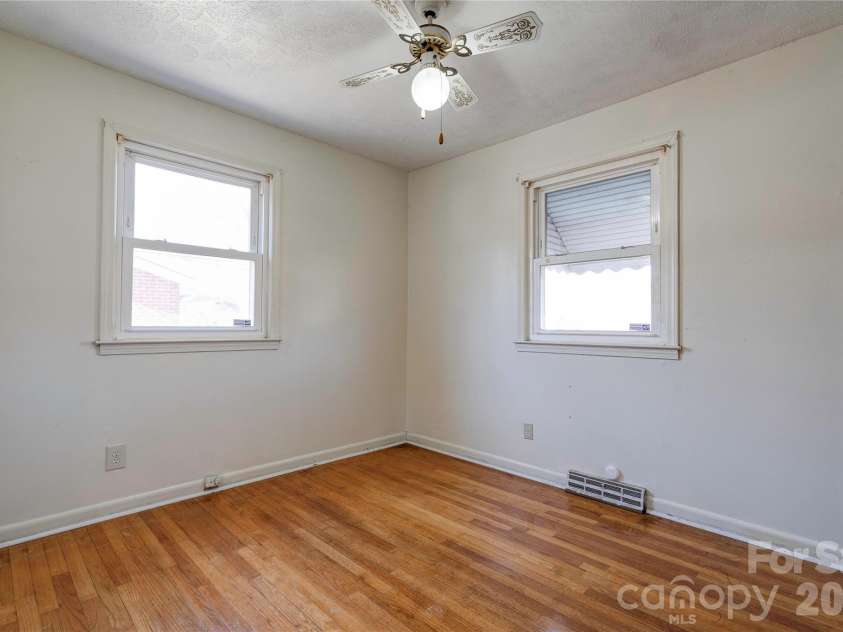 311 Best Street, Shelby, NC 28150.  MLS# CAR4344466, YatesRealty ID 4852. 